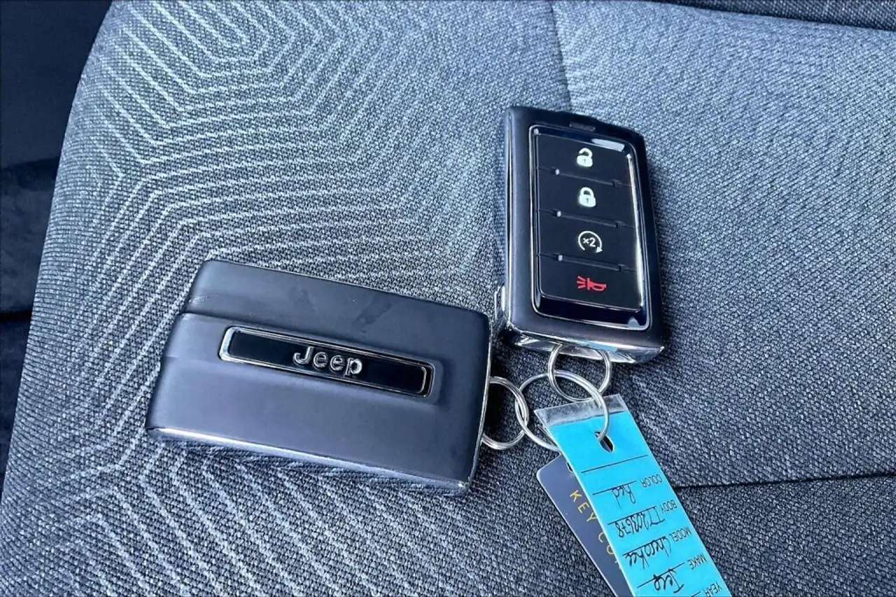 Jeep Cherokee снимка Jeep Cherokee