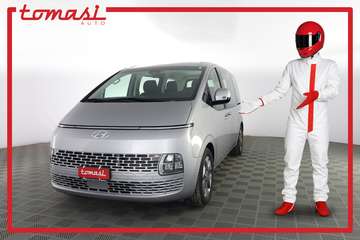 2.2 AT 2WD 9 posti Wagon