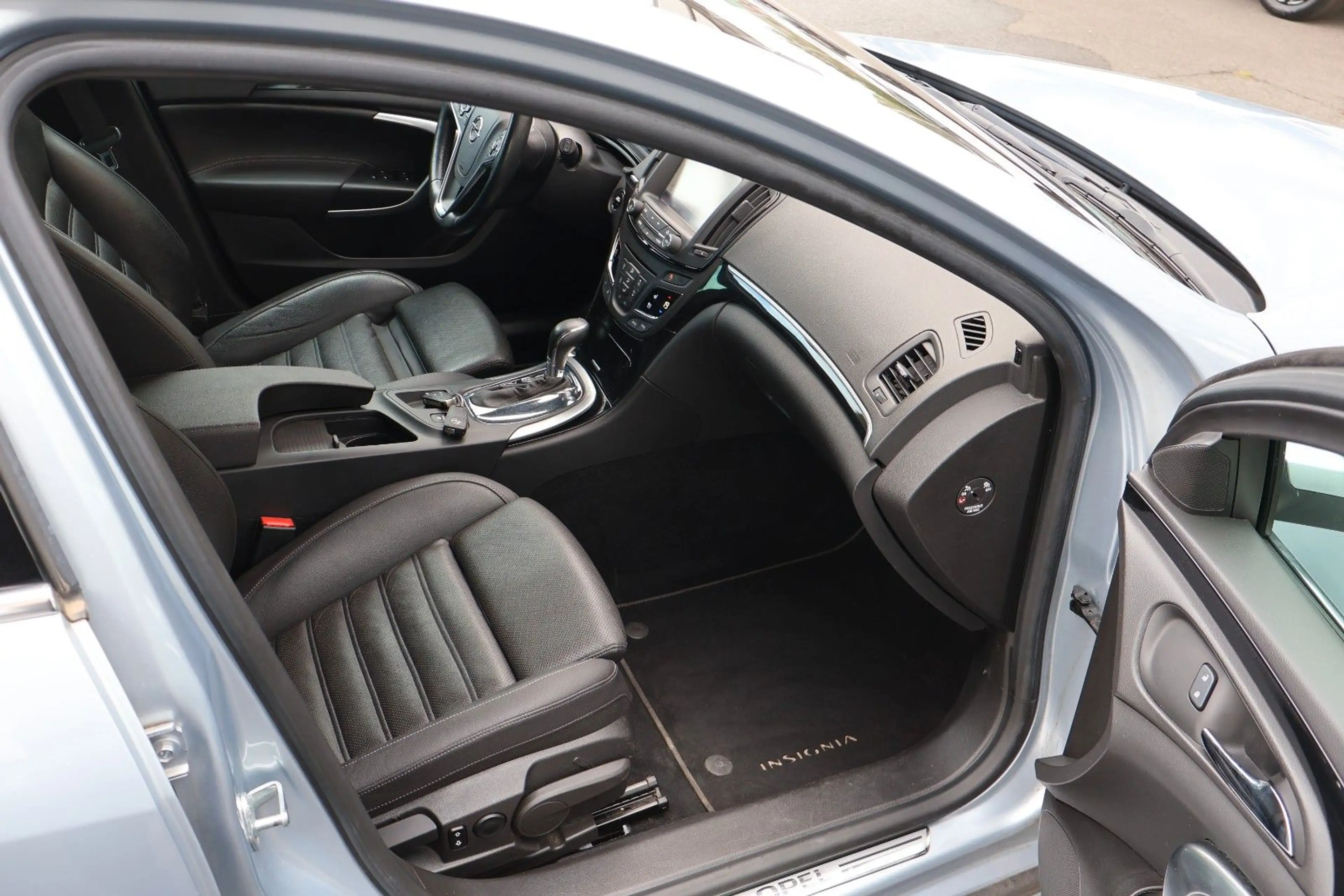 Opel Insignia ST 2.0 CDTI AT Business Innovation — photo 11