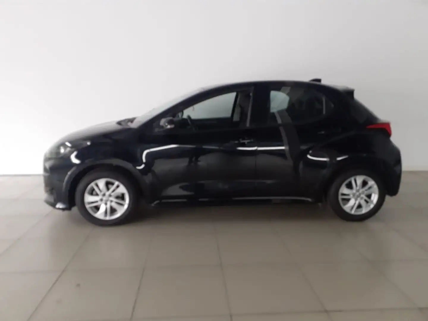 Toyota Yaris 120H 1.5 Active Tech Noir - 2