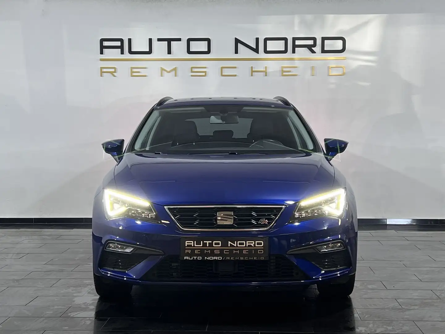 SEAT Leon 1.5 TGI ST FR*1.Hd*AHK*LED*DAB*Kamera*Navi* Blau - 2