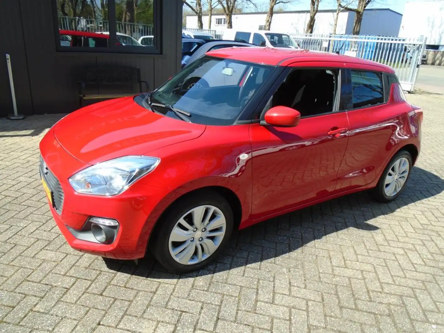 Suzuki Swift 1.2 Select Rojo - 2