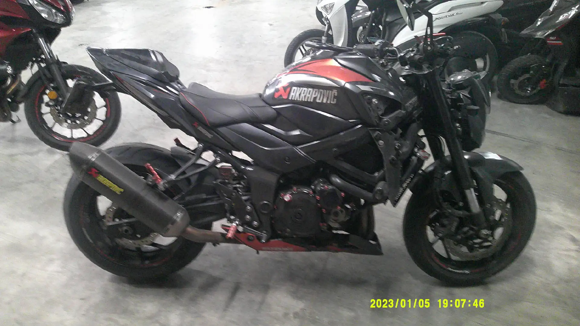Suzuki GSX-S 750 - 1