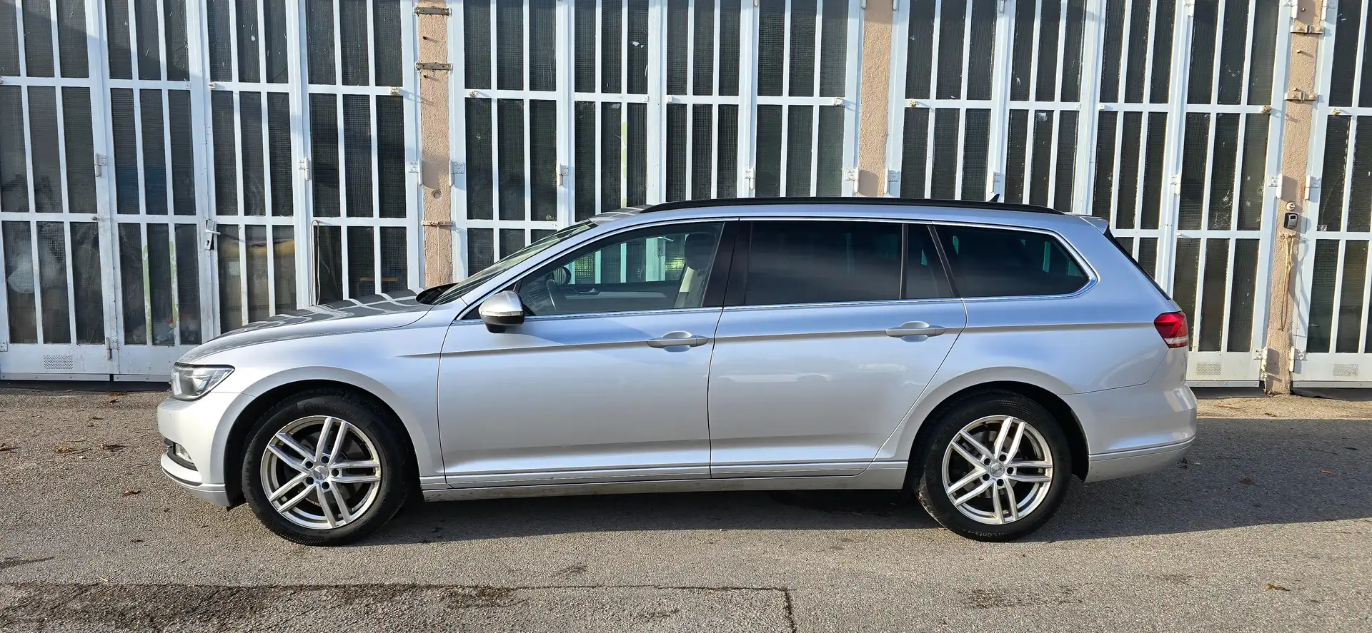 Volkswagen Passat Variant Comfortline 2,0 TDI DSG *1.Besitz*ACC*App-Connect* Silber - 2