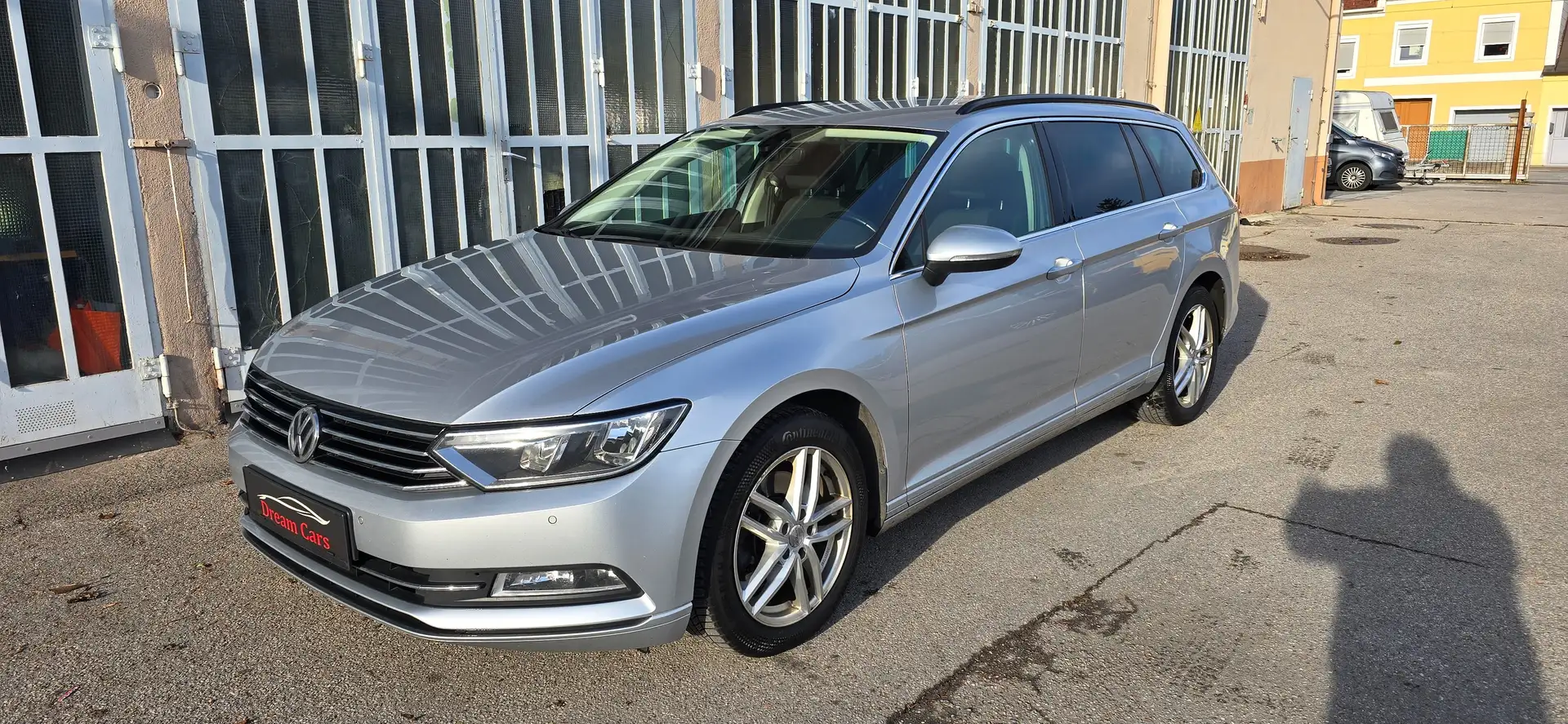 Volkswagen Passat Variant Comfortline 2,0 TDI DSG *1.Besitz*ACC*App-Connect* Silber - 1