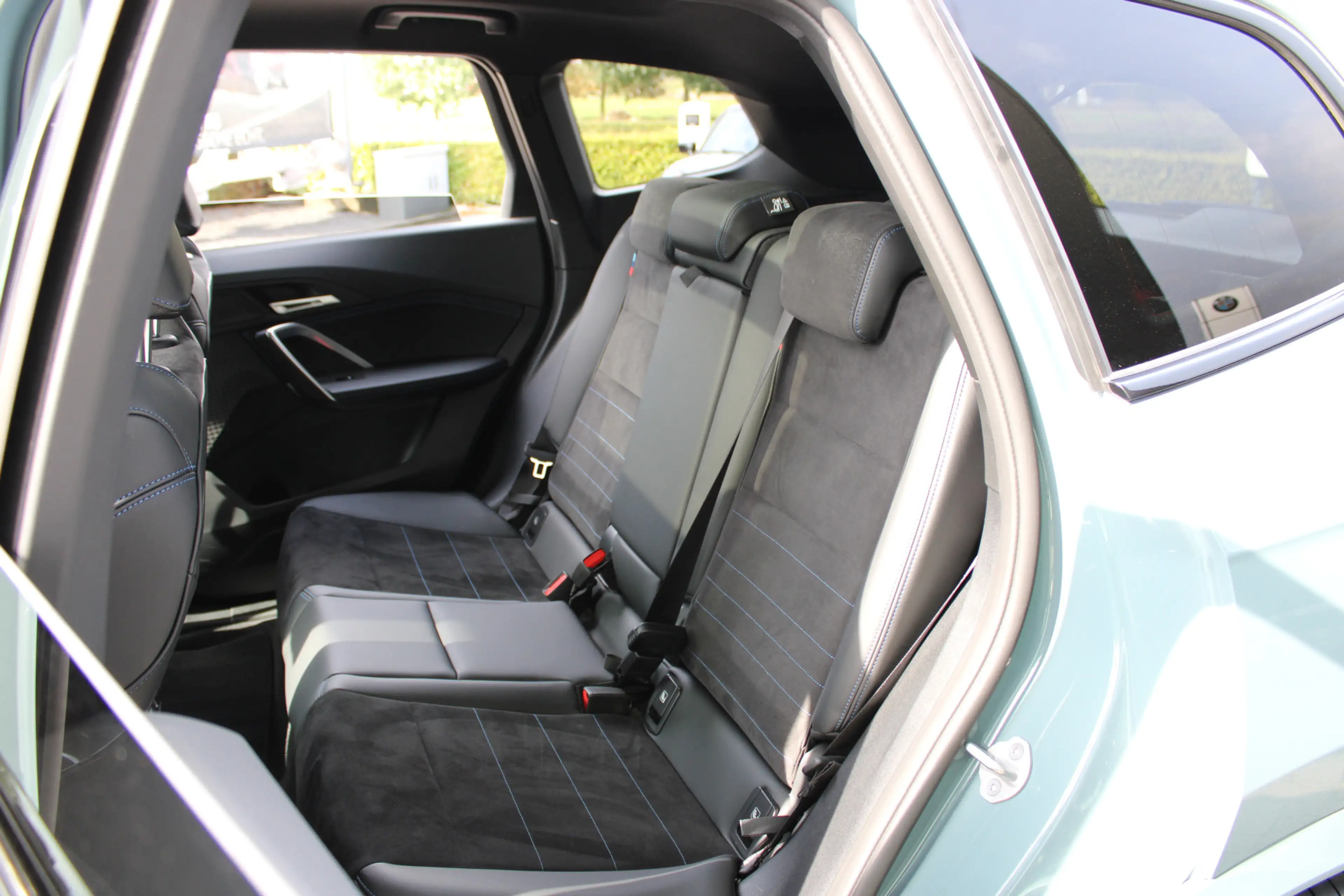 BMW iX1 xDrive30 M Sport / Panoramadak / Sportstoelen / Ac — photo 13
