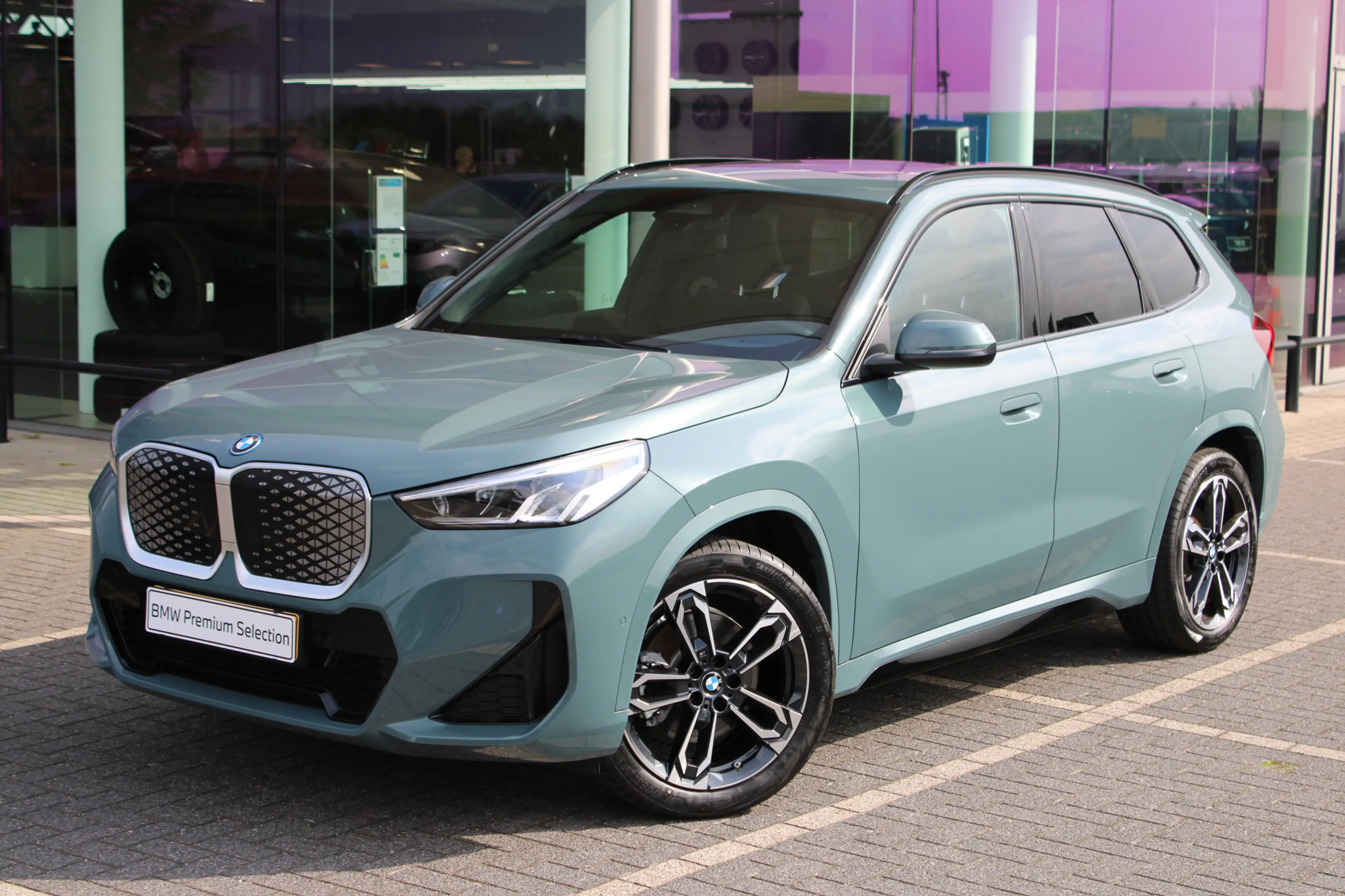 BMW iX1 xDrive30 M Sport / Panoramadak / Sportstoelen / Ac — photo 4