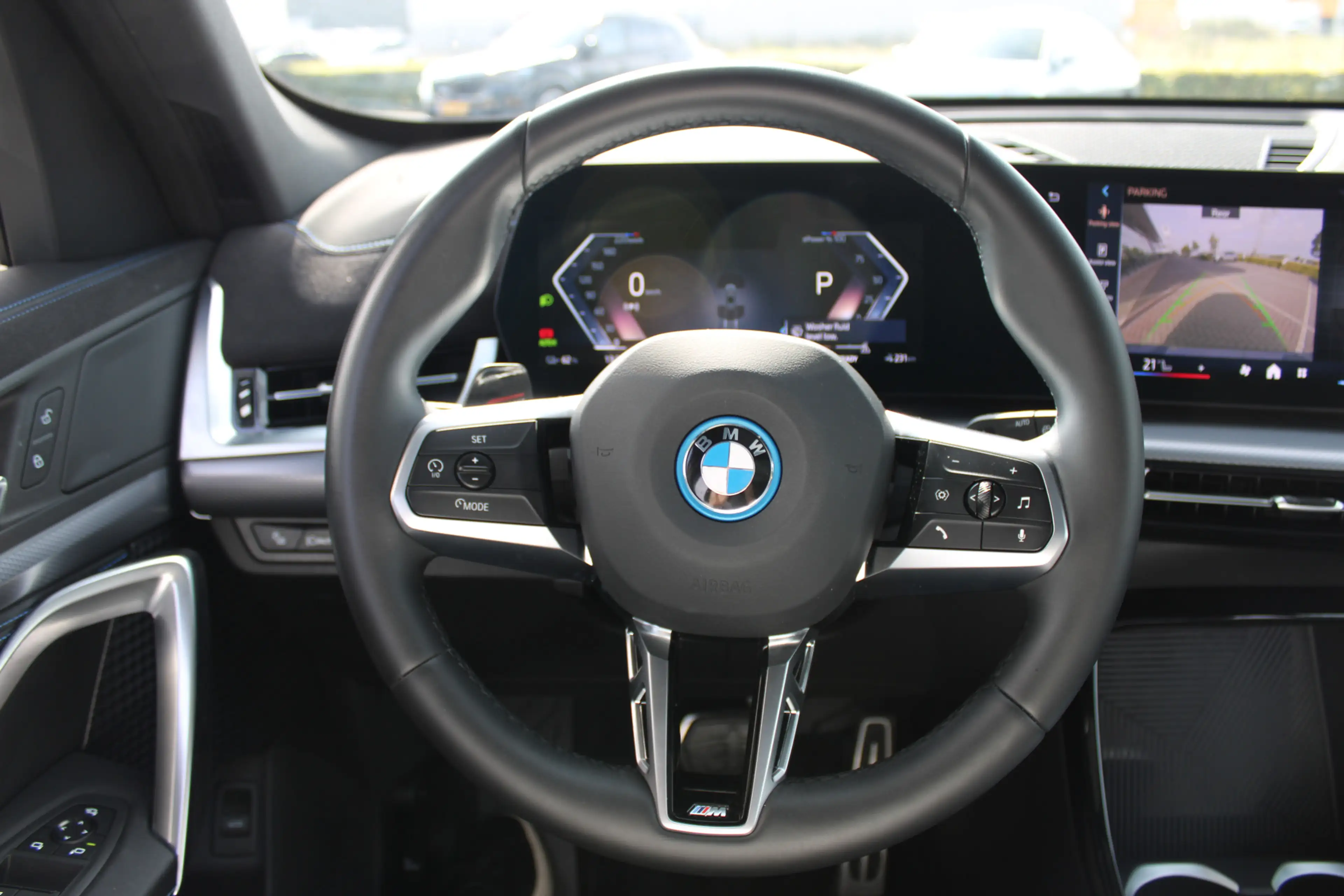 BMW iX1 xDrive30 M Sport / Panoramadak / Sportstoelen / Ac — photo 9