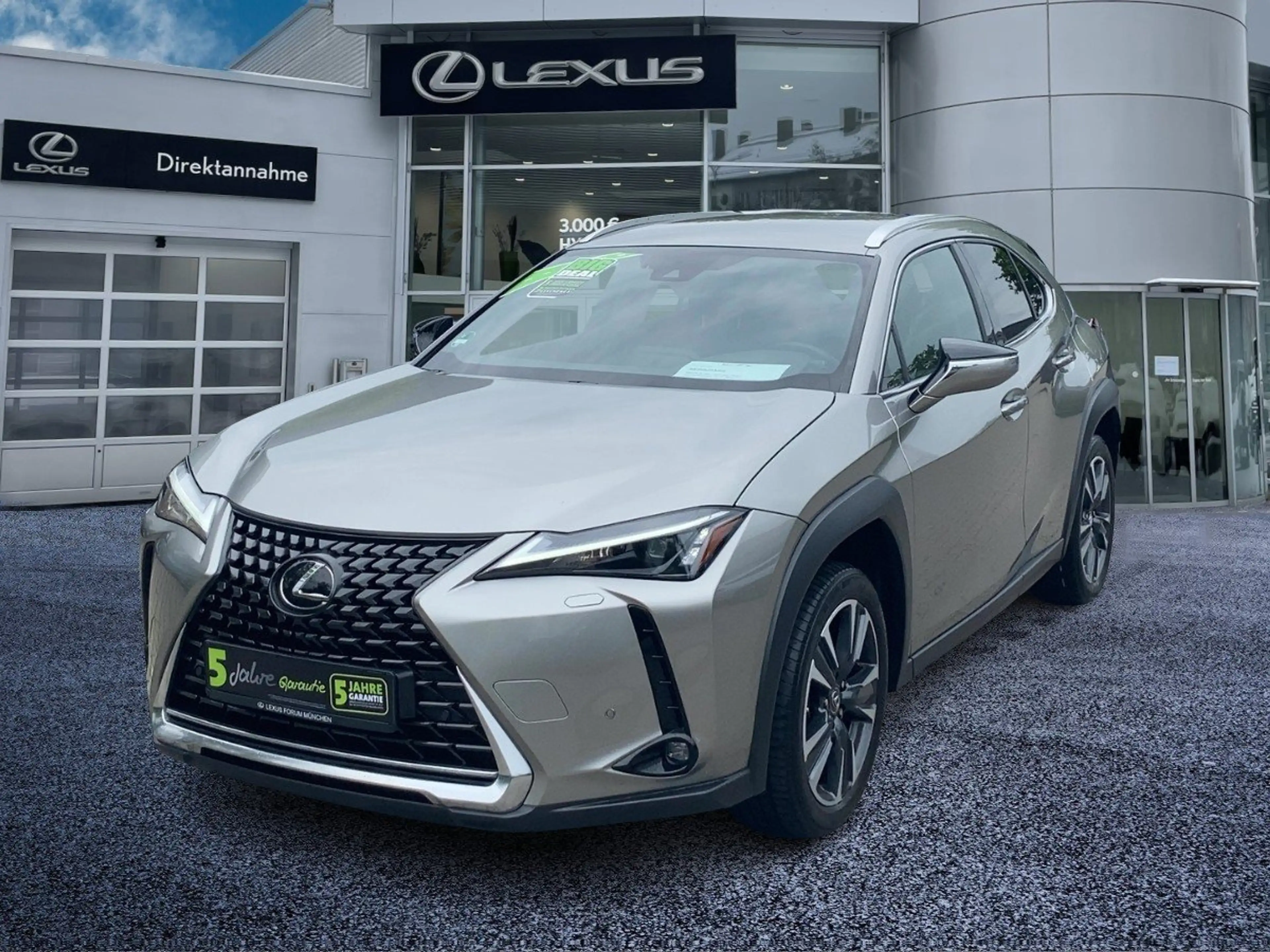 Lexus UX 250h UX 250 h Style Edition — photo 2
