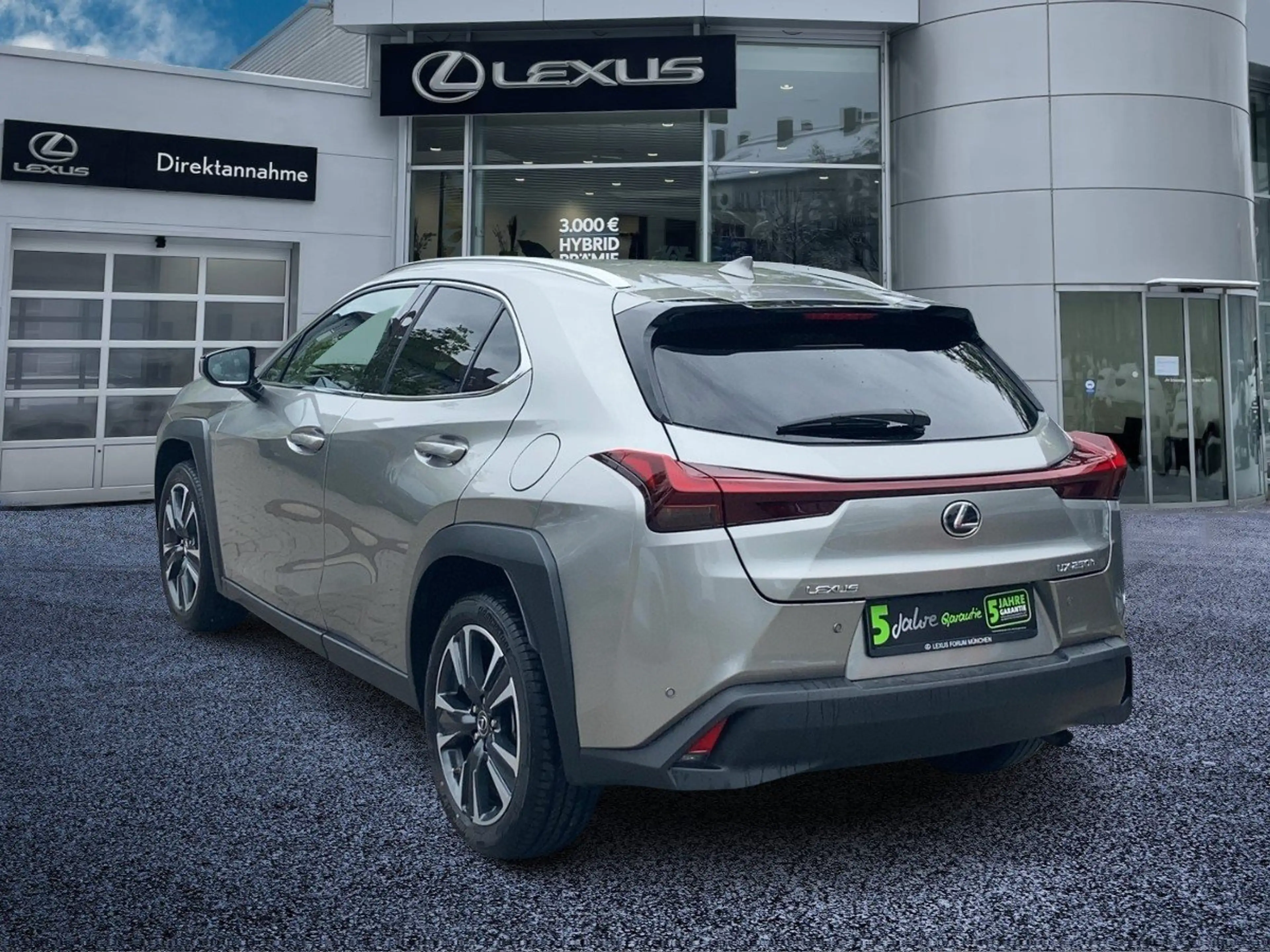 Lexus UX 250h UX 250 h Style Edition — photo 4