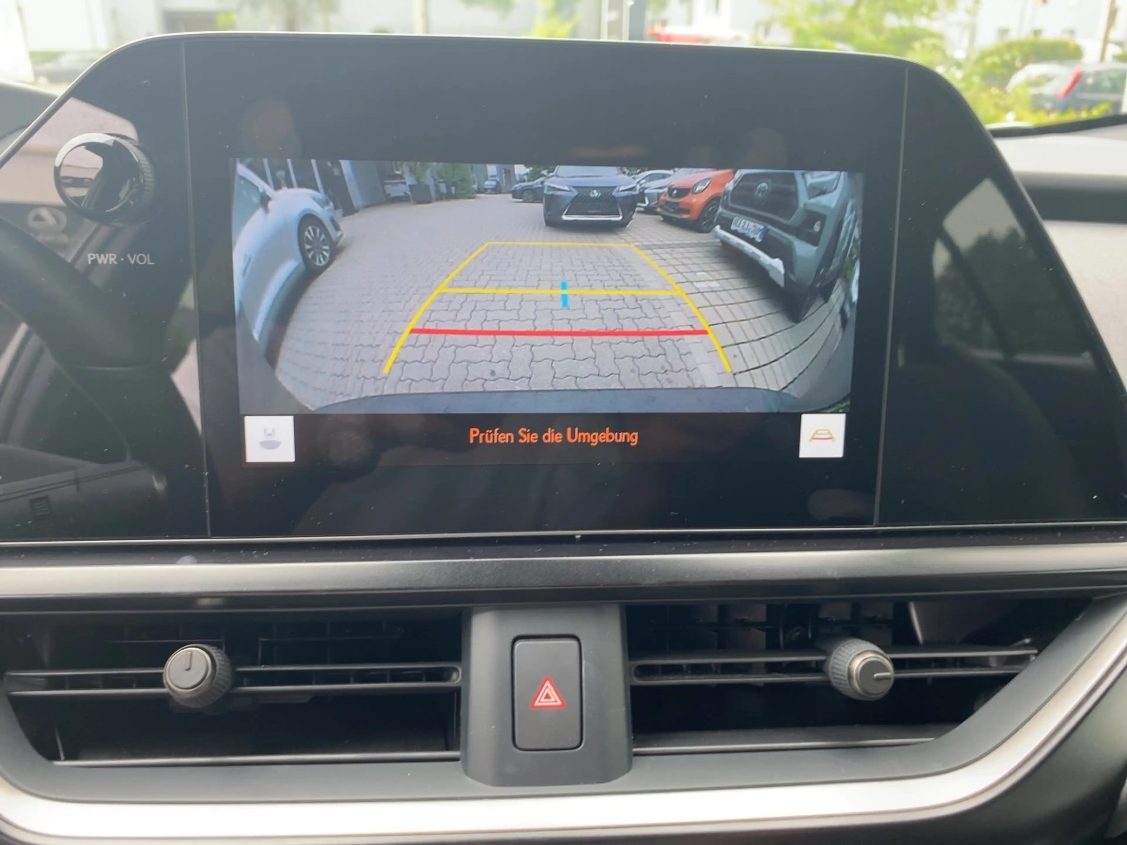 Lexus UX 250h UX 250 h Style Edition — photo 15