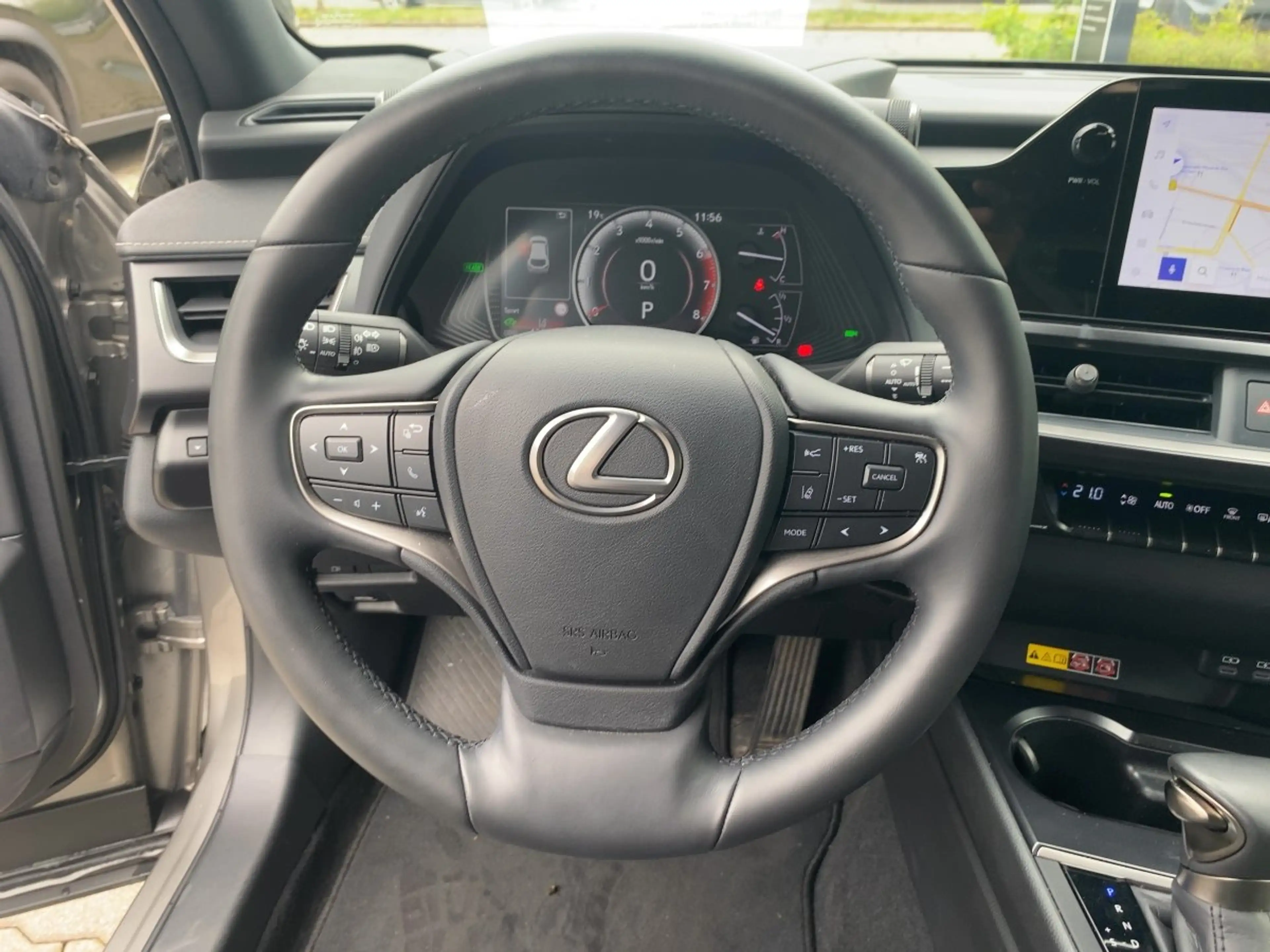 Lexus UX 250h UX 250 h Style Edition — photo 13