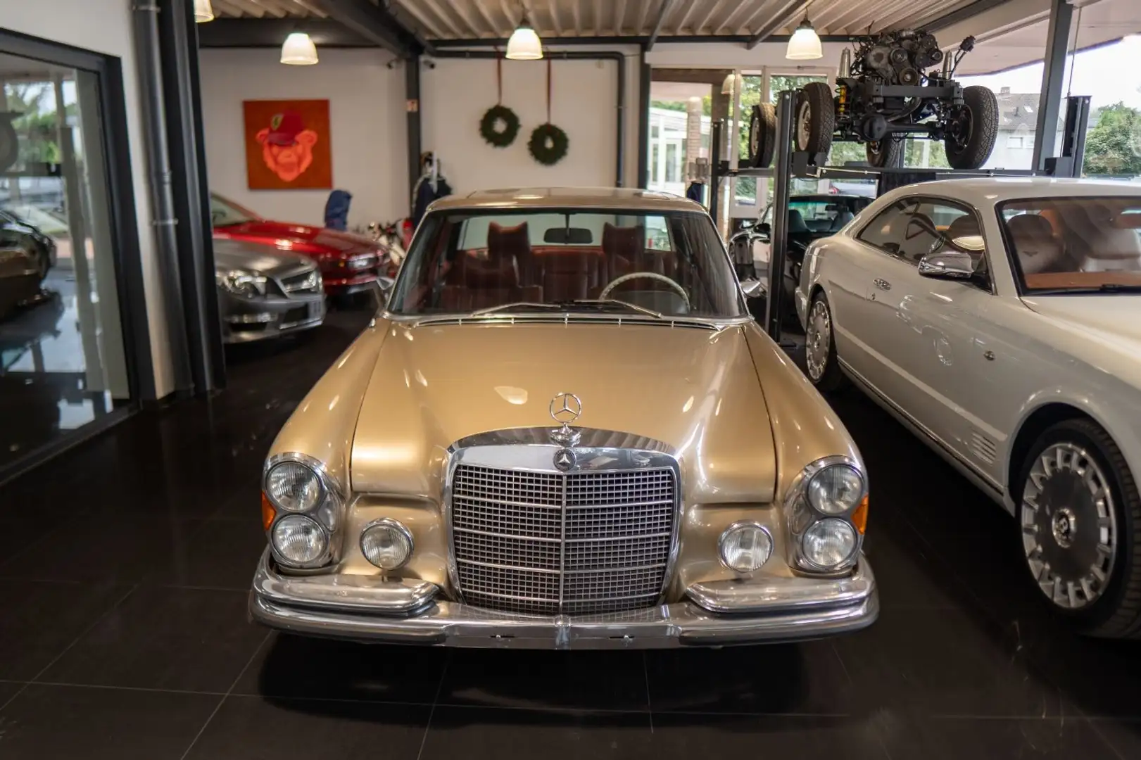 Mercedes-Benz 300 SEL 6.3L Zlatá - 2