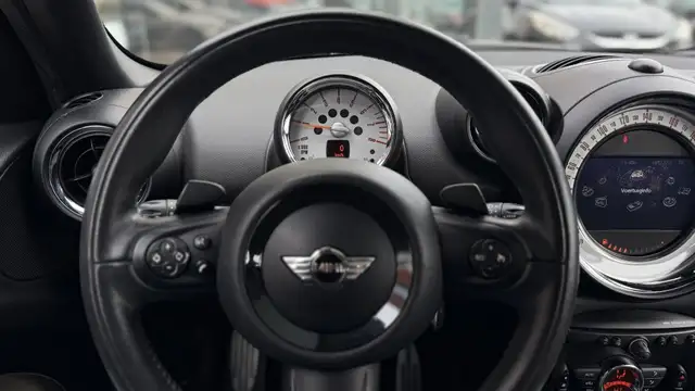 Mini Countryman view 14