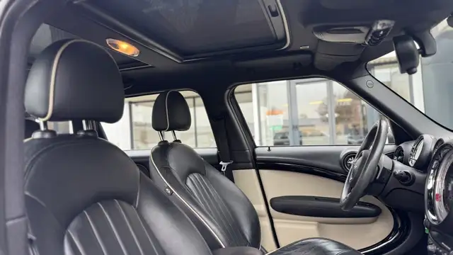 Mini Countryman view 24