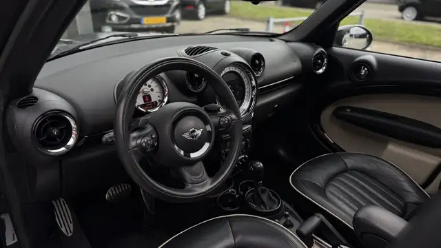 Mini Countryman view 8