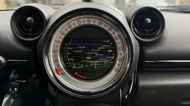 Mini Countryman view 17