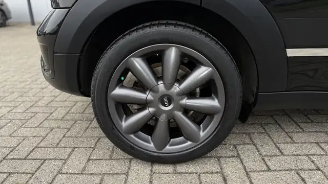 Mini Countryman view 26