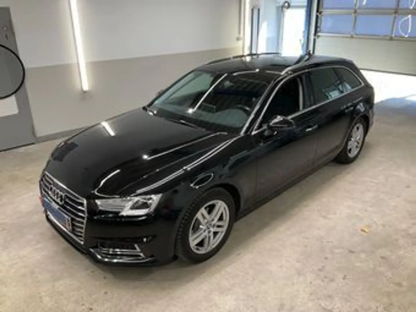 Audi A4 Avant 35 TDI design AHK*BI-XENON*RFK*SHZ Schwarz - 1