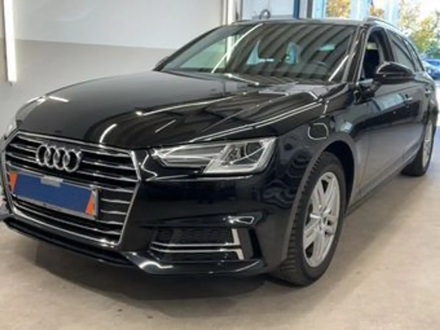 Audi A4 Avant 35 TDI design AHK*BI-XENON*RFK*SHZ Schwarz - 2