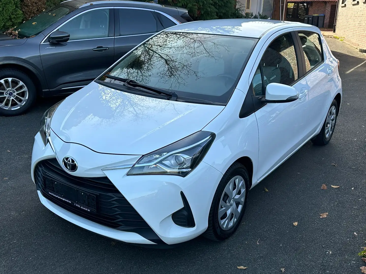 Toyota Yaris 1,5 VVTI Comfort - Kamera - Spur - Abstand Weiß - 1