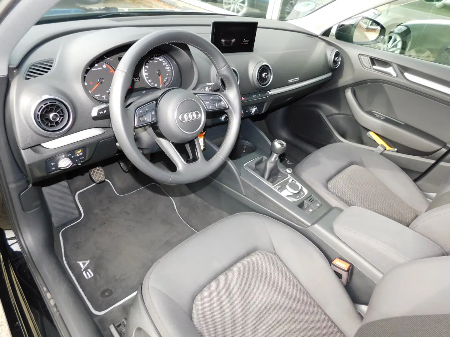 Audi A3 SPORTBACK 1.0TFSI 116PK!! All-in Prijs! Zwart - 2
