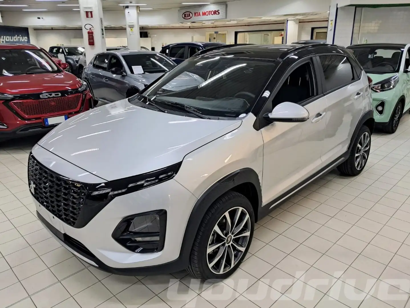 DR Automobiles DR3 NEW DR 3 1.5 BENZ. Zilver - 2