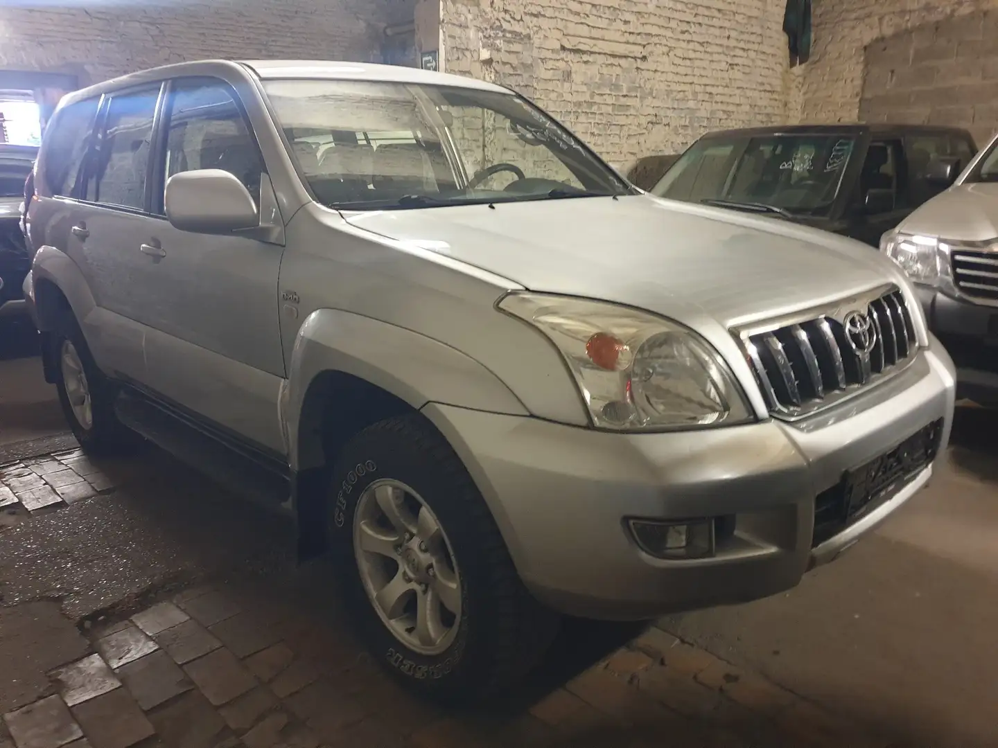 Toyota Land Cruiser 3.0 Turbo D-4D VX Gris - 2