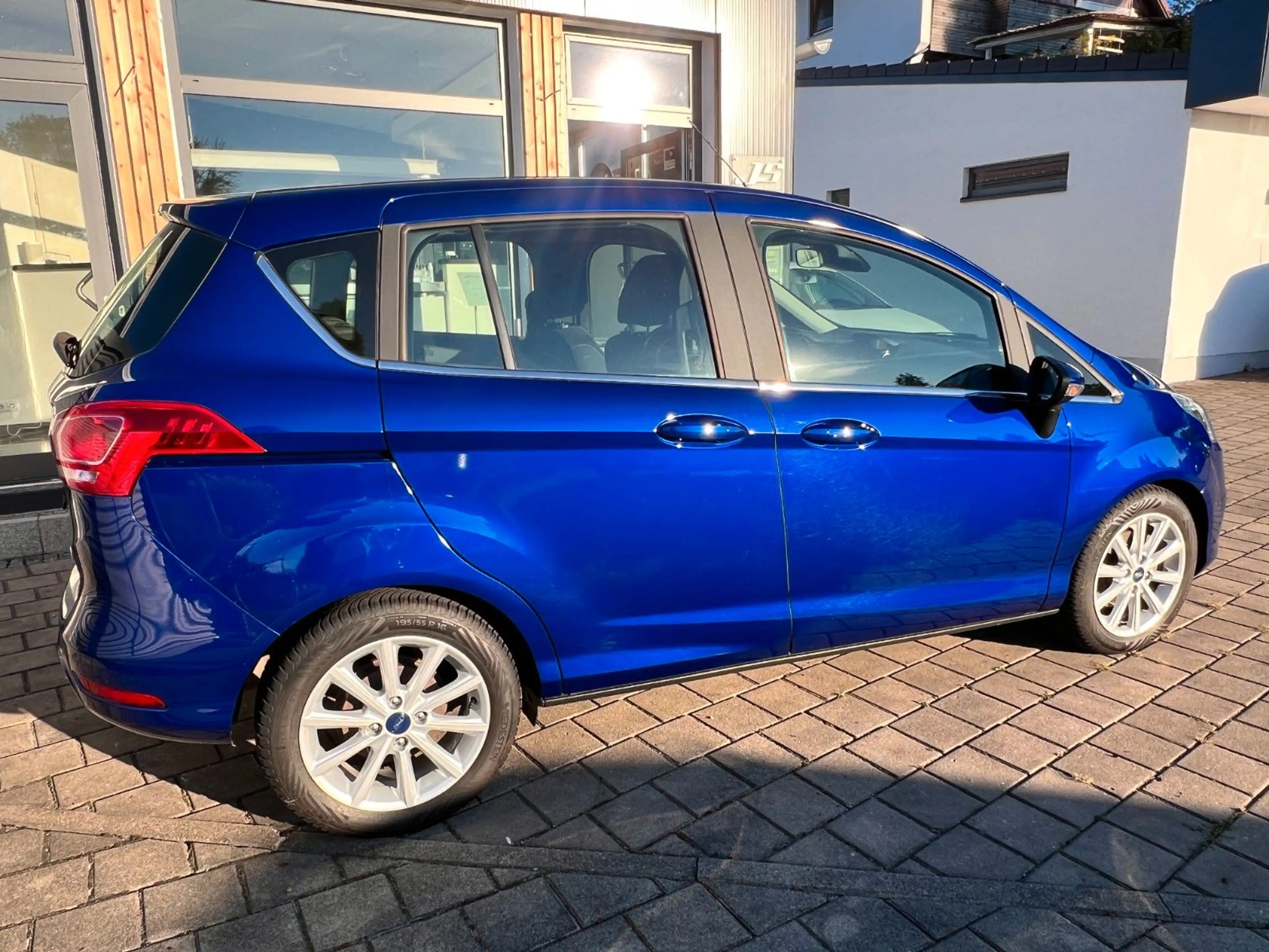 Ford B-Max B-MAX 1,0 Titanium Easy Drive 28.700 KM — photo 4