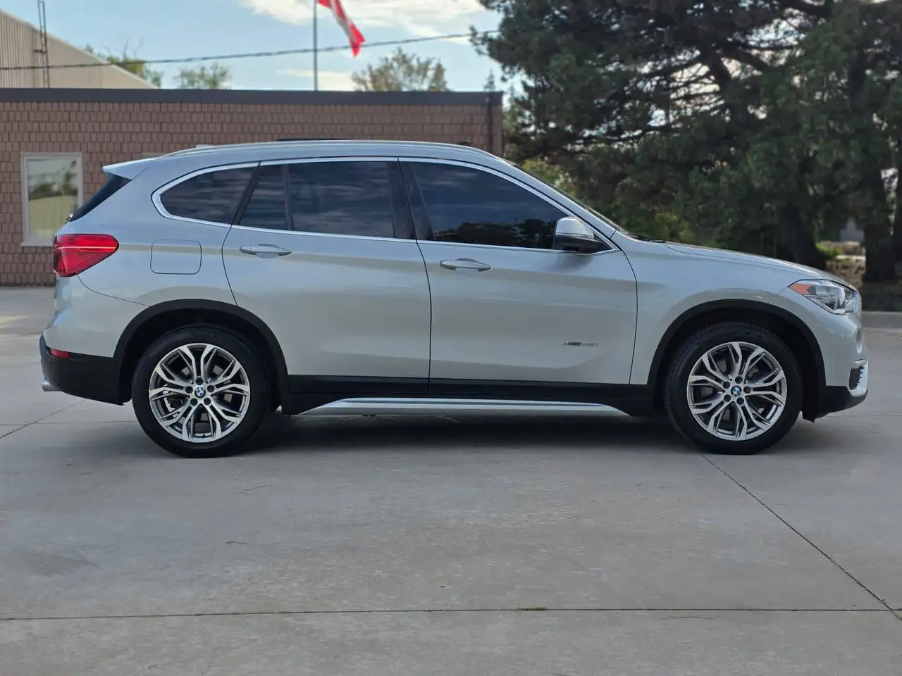 BMW X1 снимка BMW X1