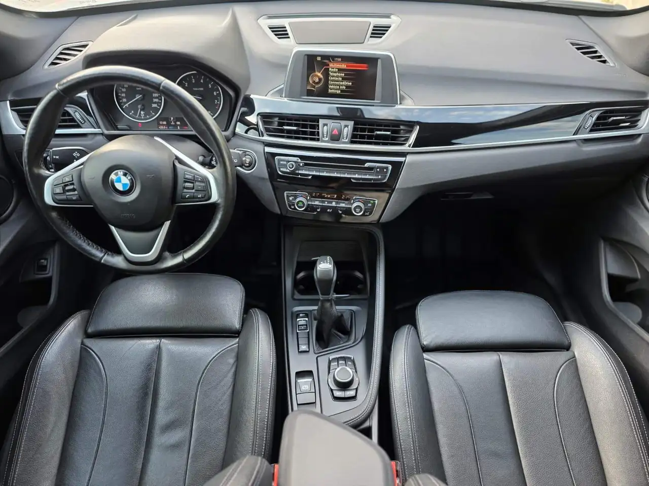 BMW X1 снимка BMW X1