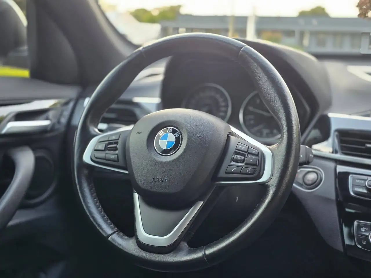 BMW X1 снимка BMW X1