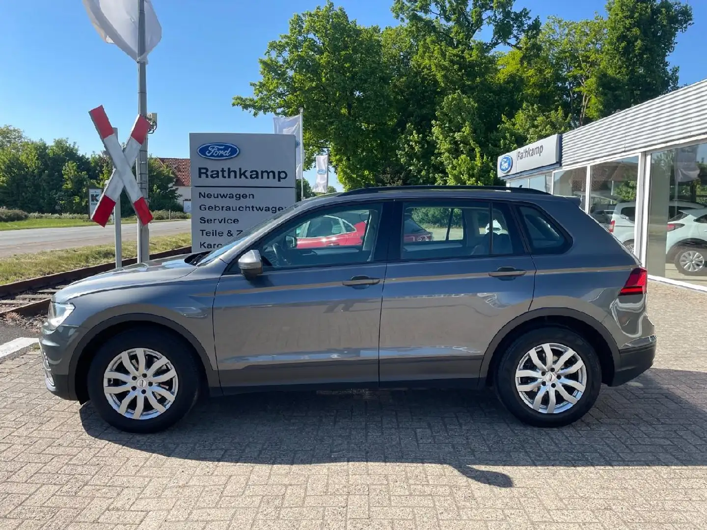 Volkswagen Tiguan Trendline BMT/Start-Stopp Grigio - 2