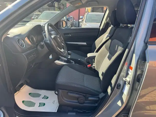 Suzuki Vitara view 8