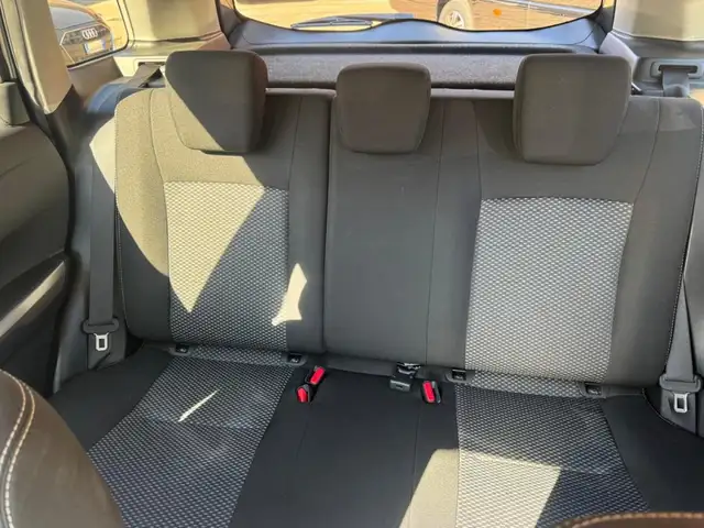 Suzuki Vitara view 13