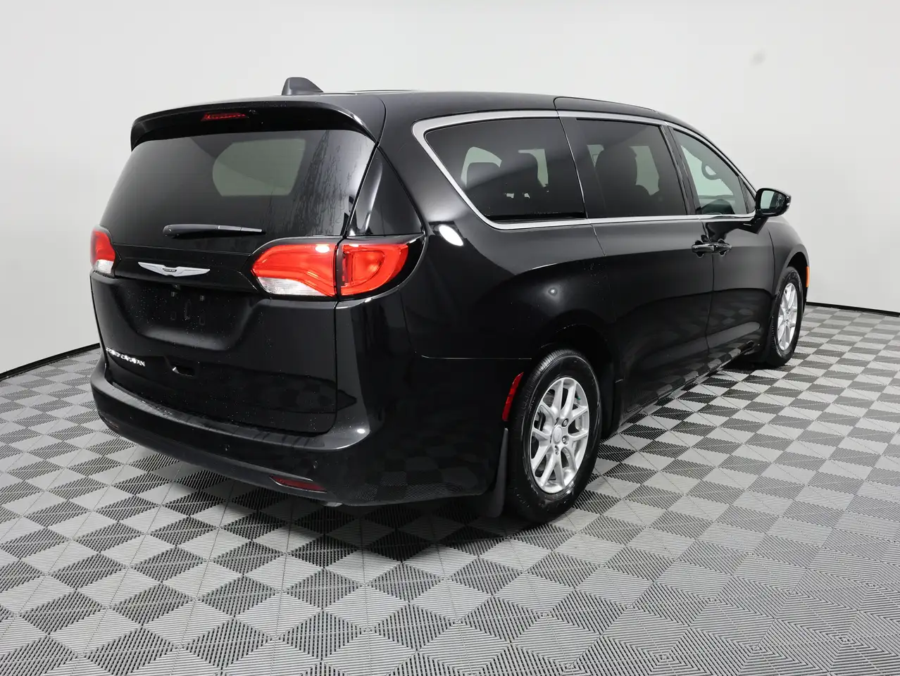 Chrysler Grand Caravan снимка Chrysler Grand Caravan