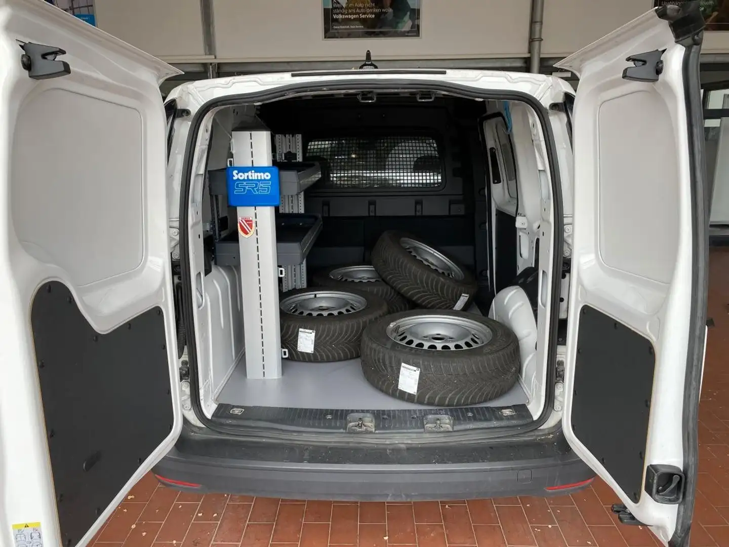 Volkswagen Caddy Cargo 2.0 TDI SORTIMO REGALLE/SCHECKHEFT Weiß - 1