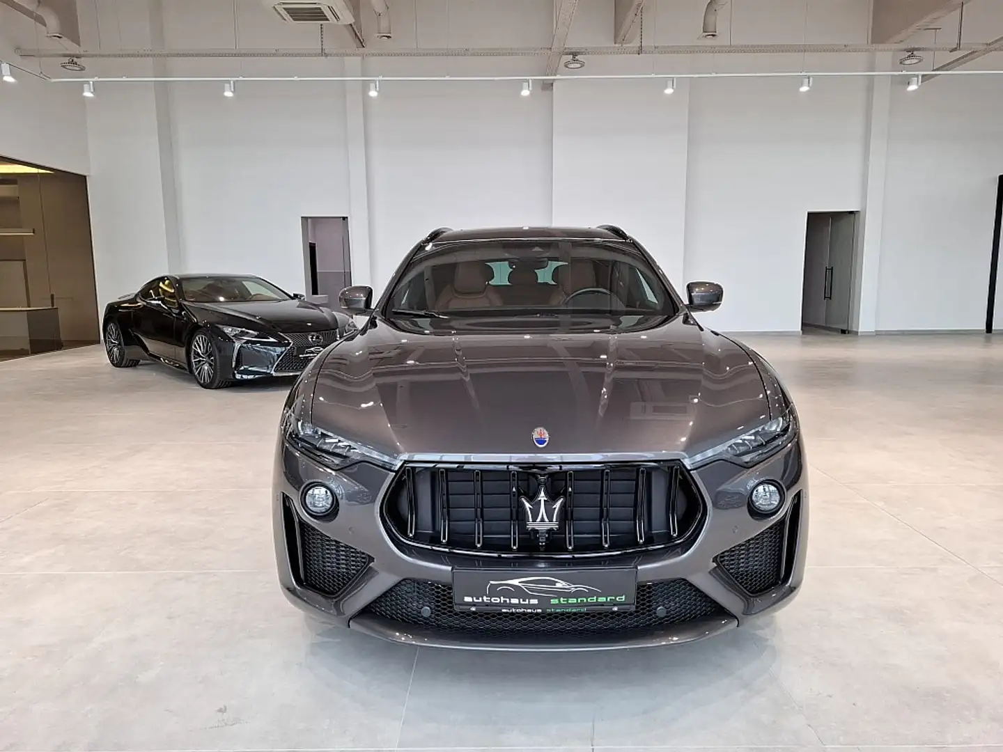 Maserati Levante GTS Q4 **Traumhafte Ausstattung** Grau - 2