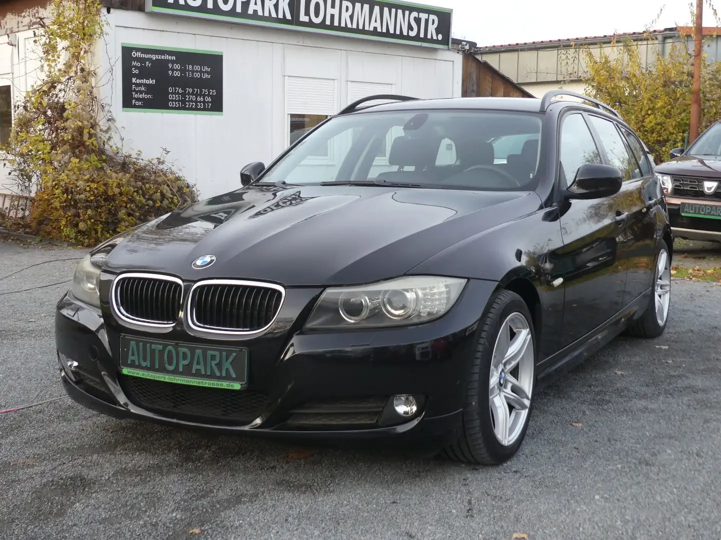 BMW 318 i Touring*1.Hand*SH-gepfl.*Navi*Nr.86 Schwarz - 1
