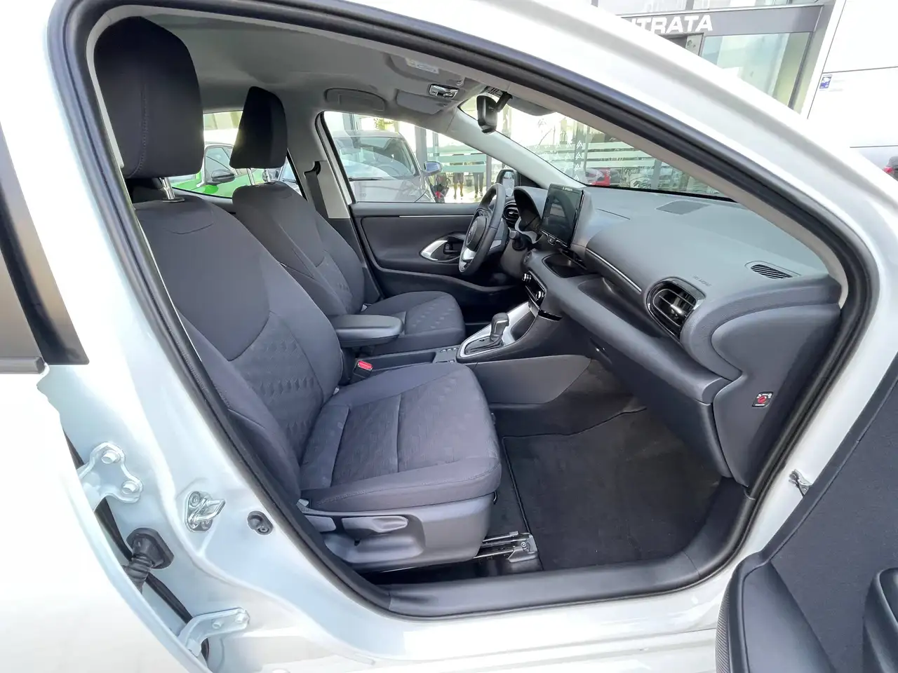 Toyota Yaris 1.5h Trend, миниатюра 9