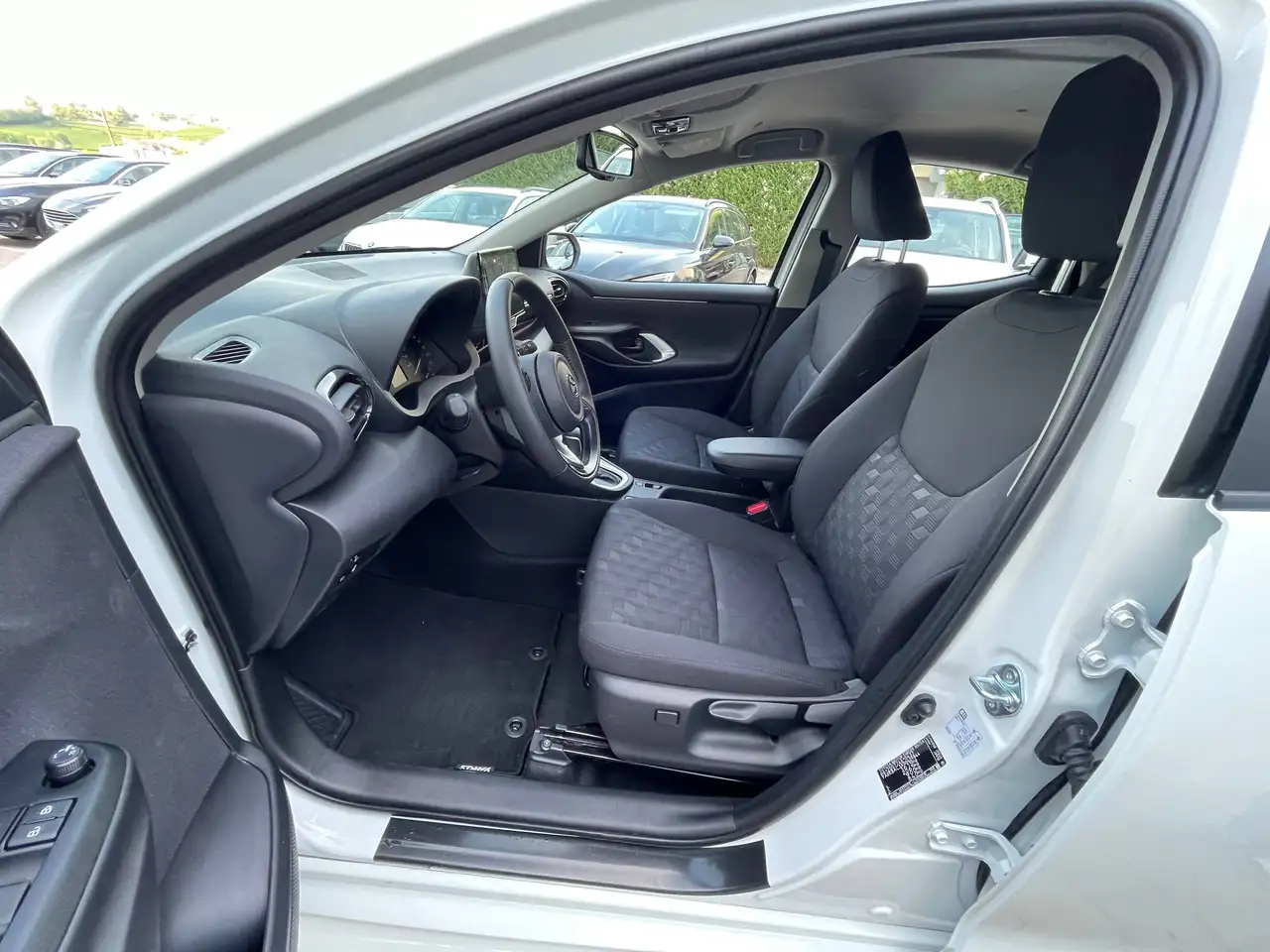 Toyota Yaris 1.5h Trend, миниатюра 8