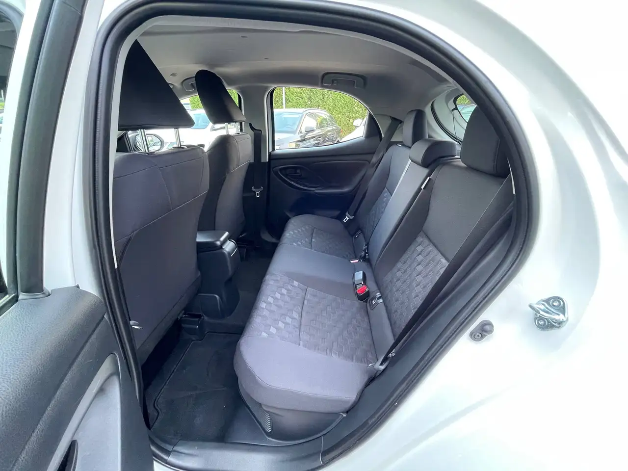 Toyota Yaris 1.5h Trend, миниатюра 10