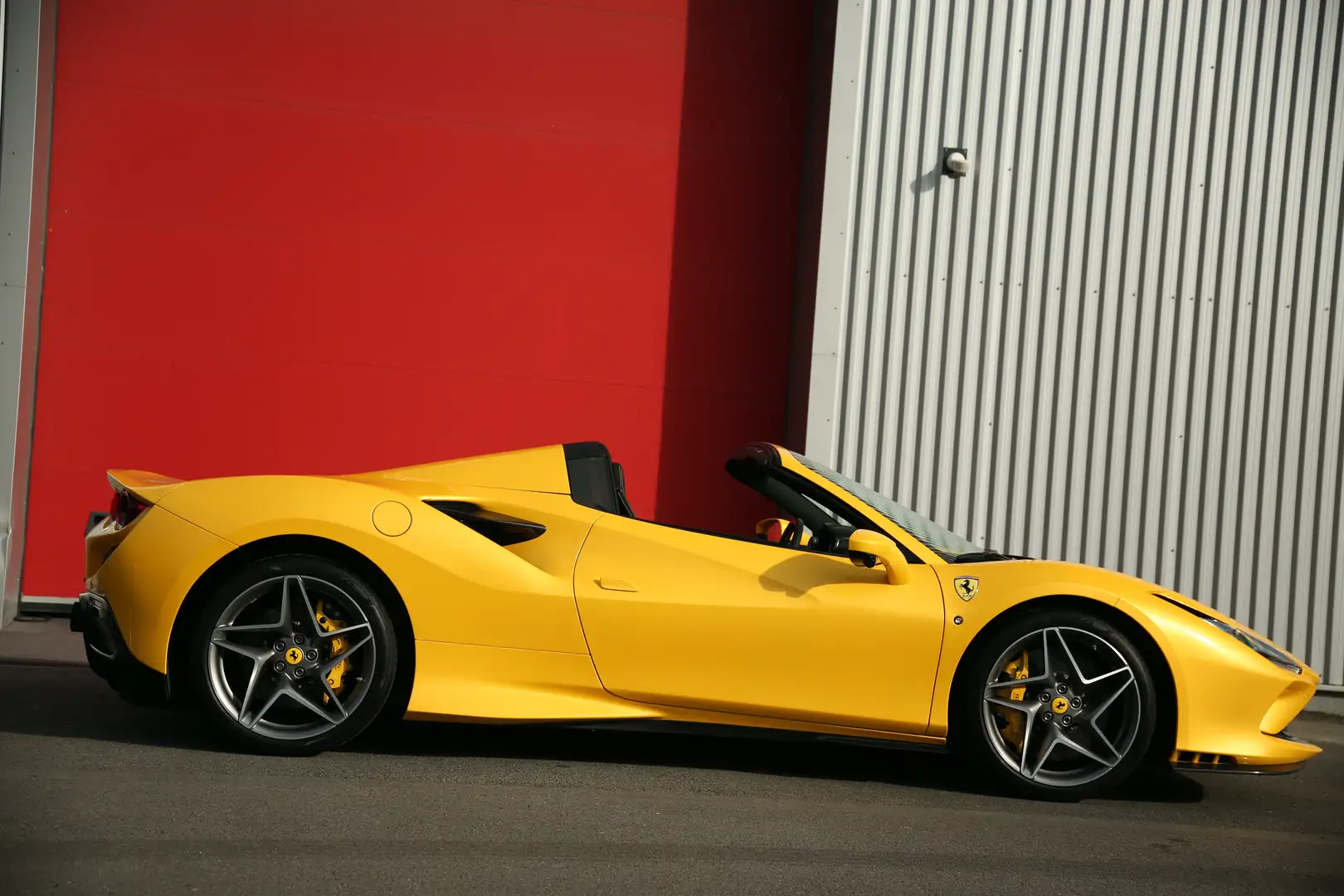 Ferrari F8 Spider 3.9 V8 BiTurbo F1 (EU6c) Żółty - 2