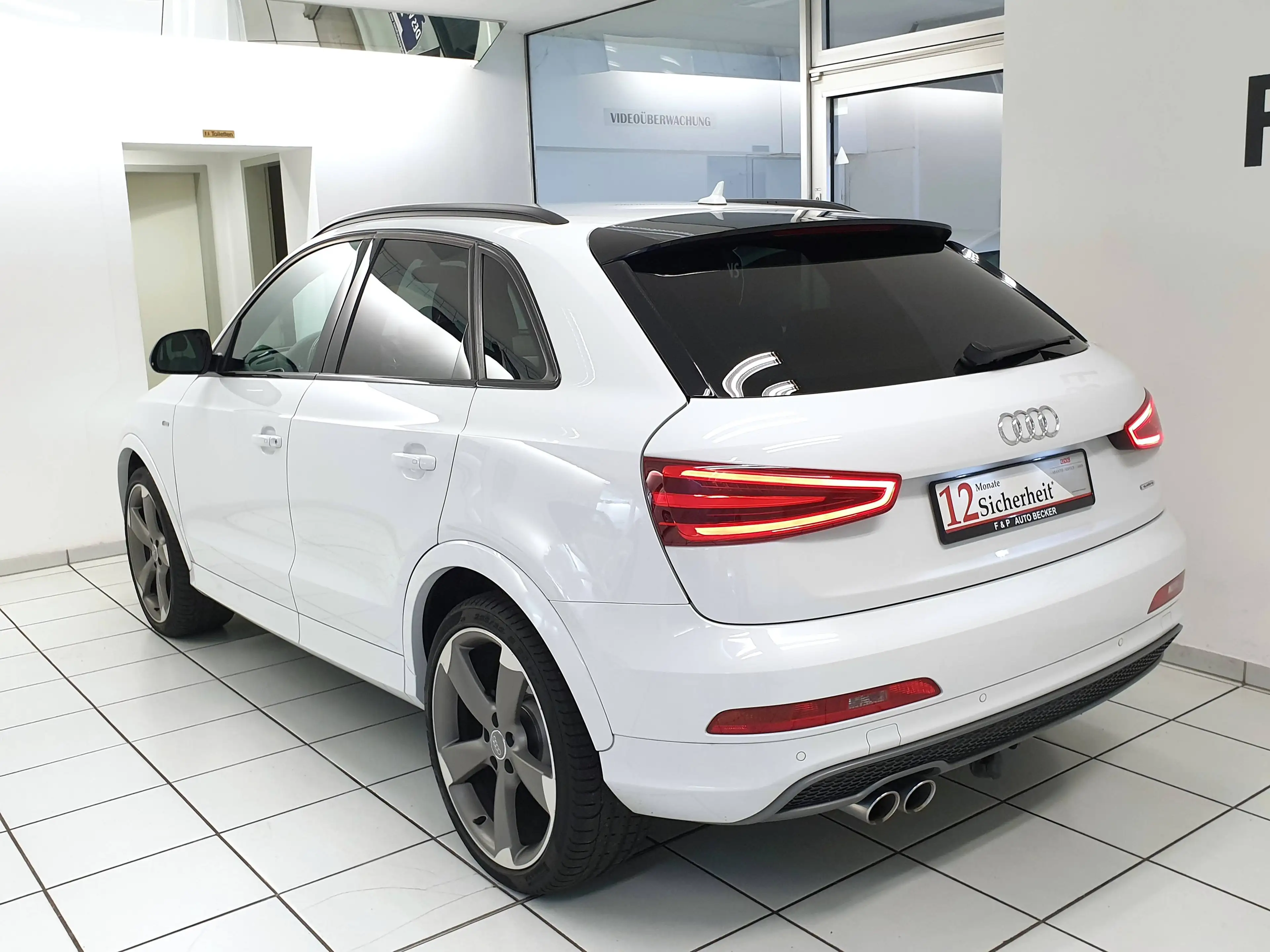 Audi Q3 Q3 2.0 TDI Quattro S Tronic S Line Competition BOSE NAVI AHK — photo 5