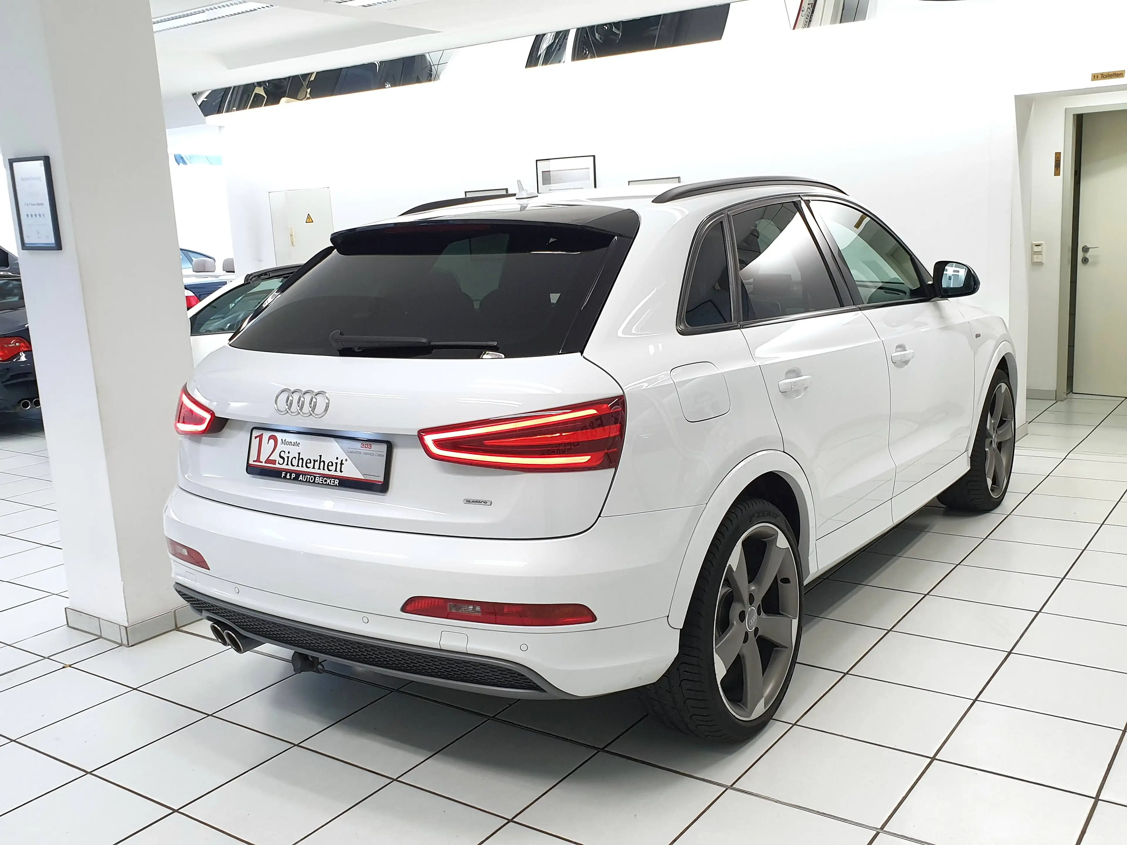 Audi Q3 Q3 2.0 TDI Quattro S Tronic S Line Competition BOSE NAVI AHK — photo 6