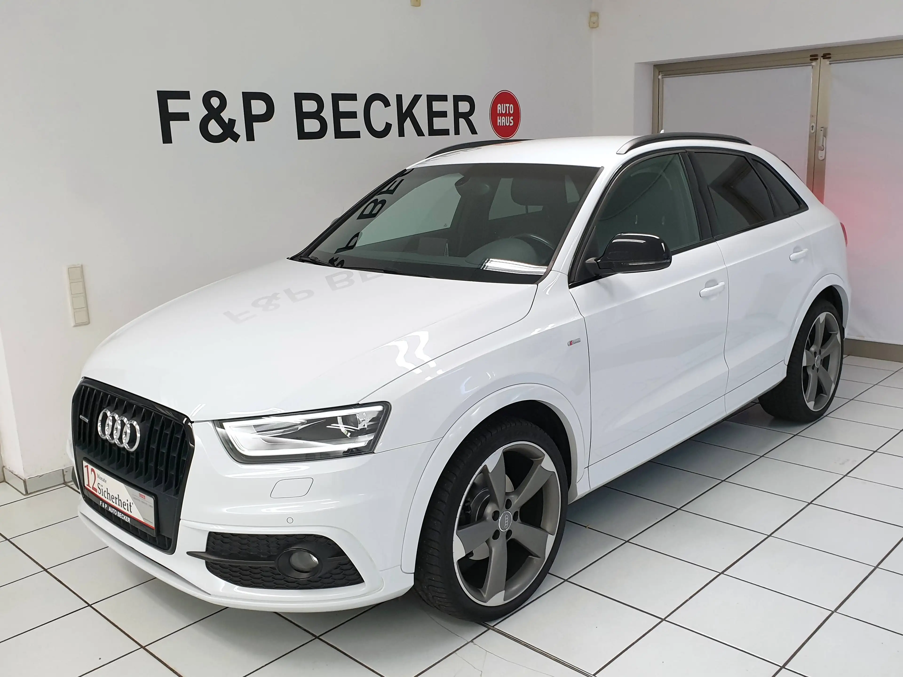 Audi Q3 Q3 2.0 TDI Quattro S Tronic S Line Competition BOSE NAVI AHK
