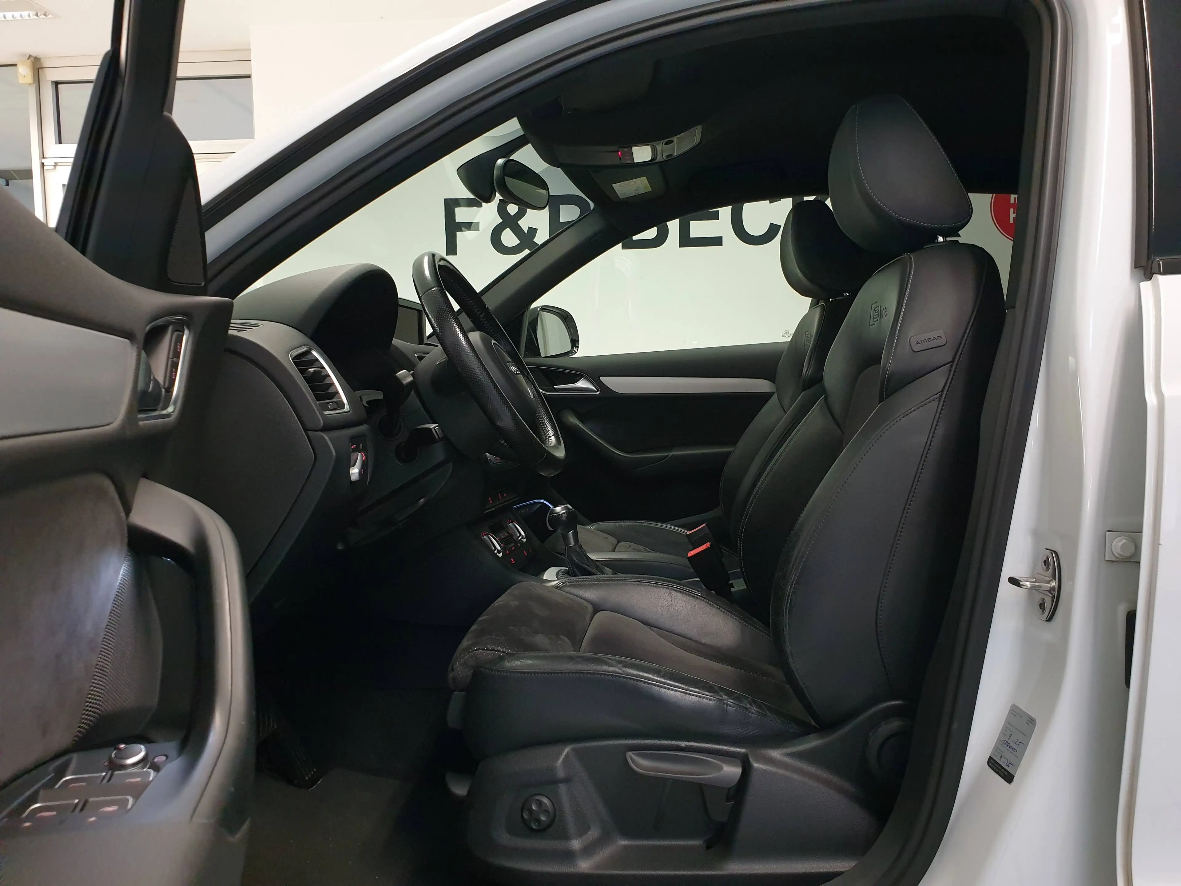 Audi Q3 Q3 2.0 TDI Quattro S Tronic S Line Competition BOSE NAVI AHK — photo 9