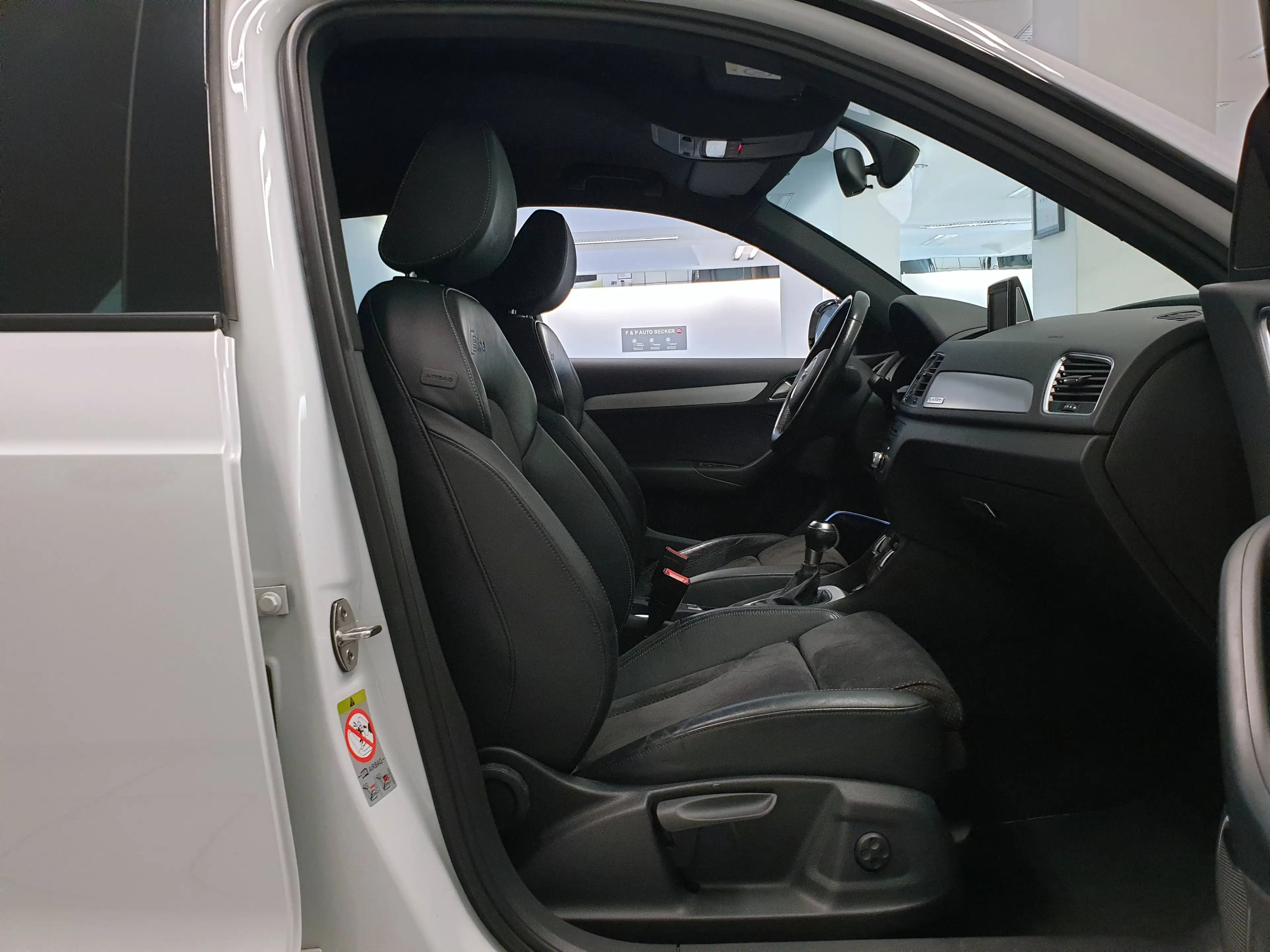 Audi Q3 Q3 2.0 TDI Quattro S Tronic S Line Competition BOSE NAVI AHK — photo 10