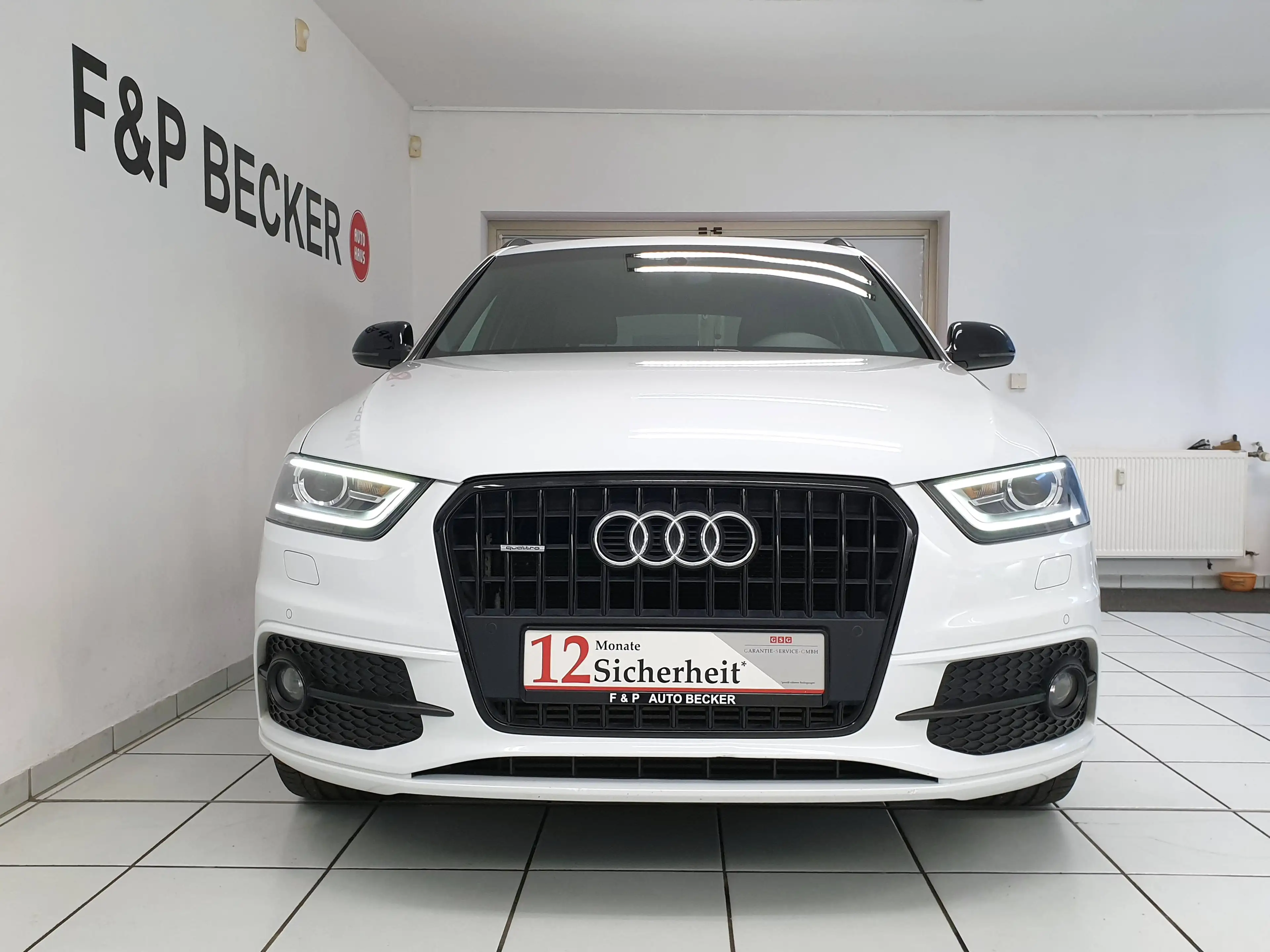 Audi Q3 Q3 2.0 TDI Quattro S Tronic S Line Competition BOSE NAVI AHK — photo 3