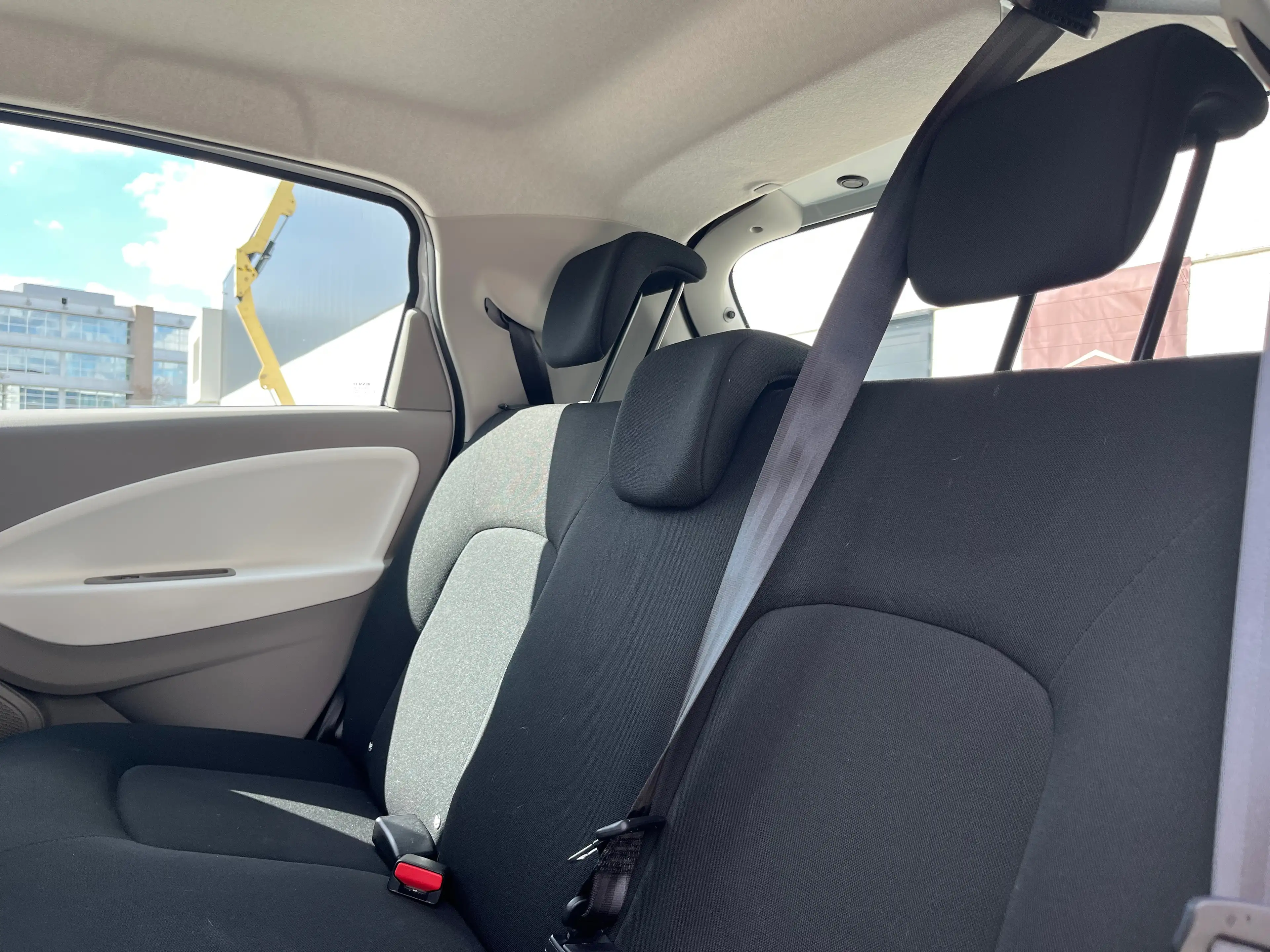 Renault ZOE Zoe 40 kWh Limited — photo 15